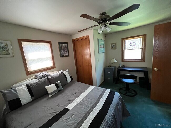 Master Bedroom - 605 W Houghton Ave