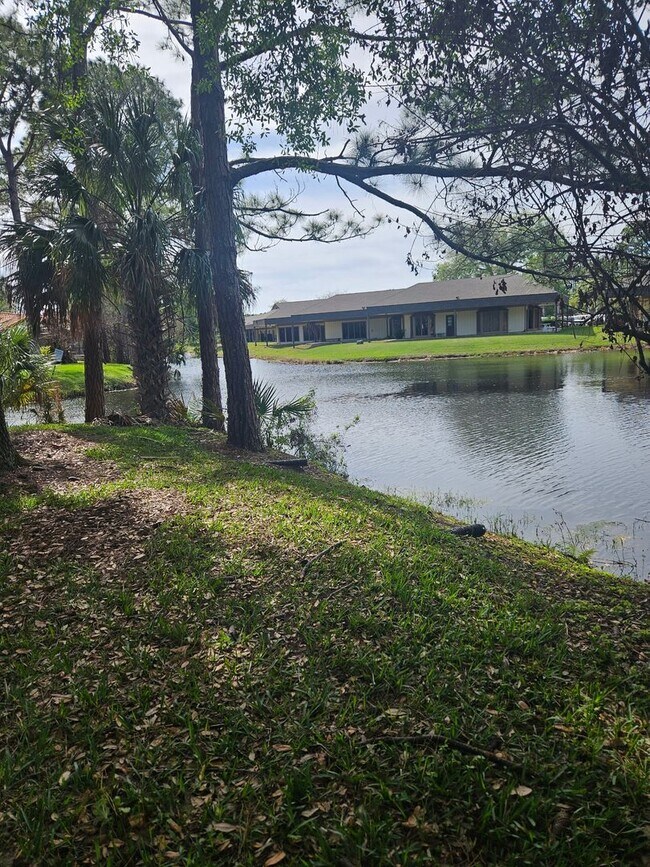 Building Photo - 2 BEDROOM 2 BATH HOME IN  PELICAN BAY GATED COMMUNITY