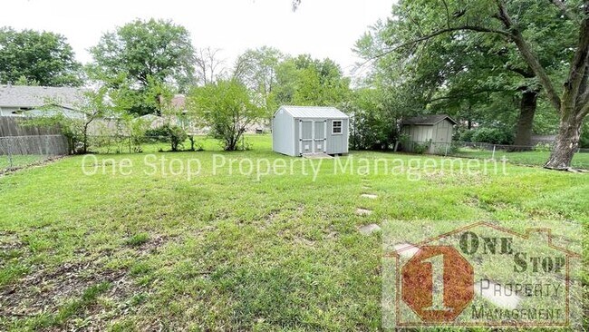 Building Photo - 3 Bedroom, 2 Bathroom in Lee's Summit!