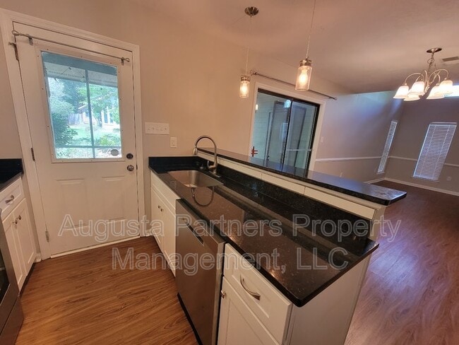 Building Photo - 2612 Fox Ct