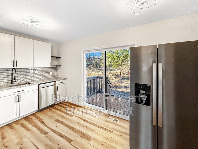 Building Photo - 279 Pioneer Pl