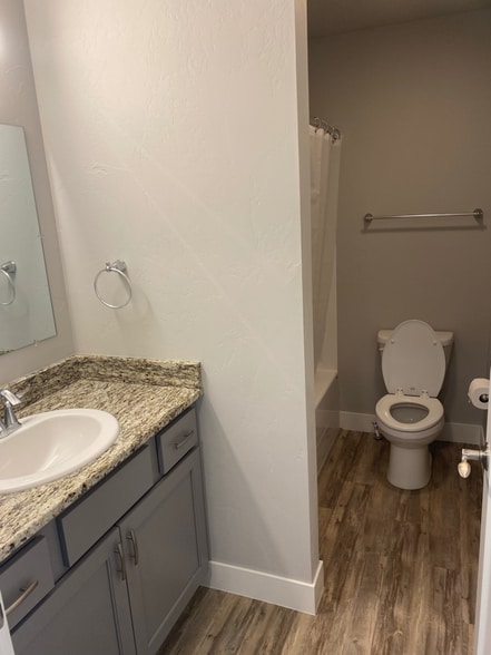 Building Photo - 1200 Glider Ln
