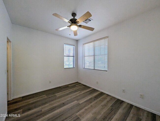 Building Photo - 1530 E Branham Ln