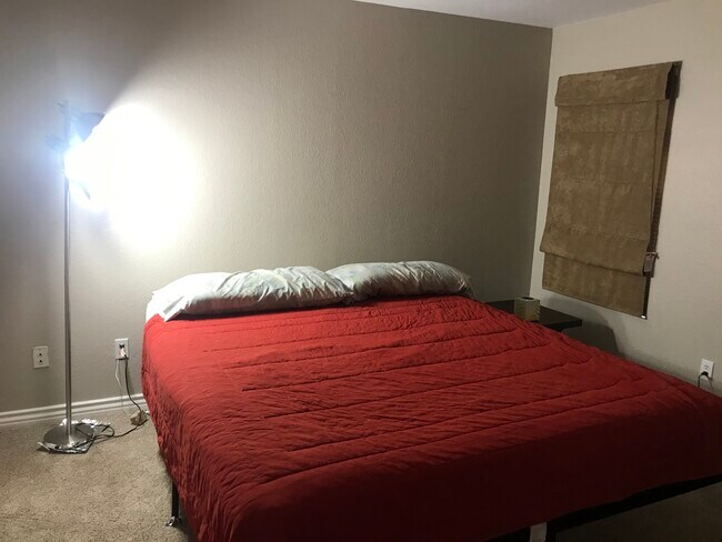 Building Photo - 2300 E Silverado Ranch Blvd