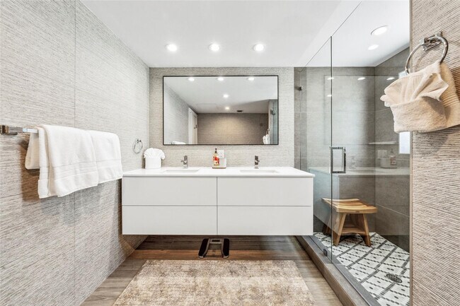 Building Photo - 2523 Castilla Isle