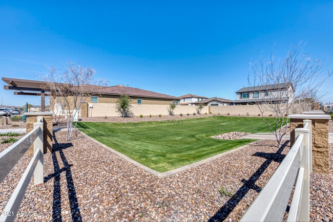 Building Photo - 8410 W Palmaire Ave