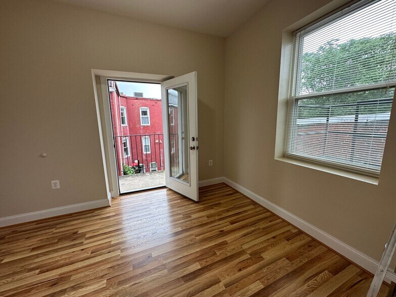 Building Photo - 1319 Park Rd NW