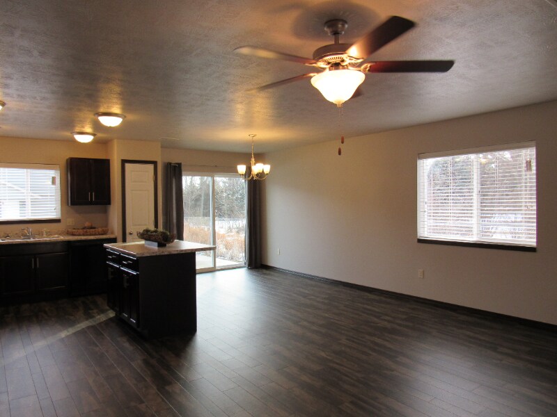 Building Photo - 325 Jerry Pl