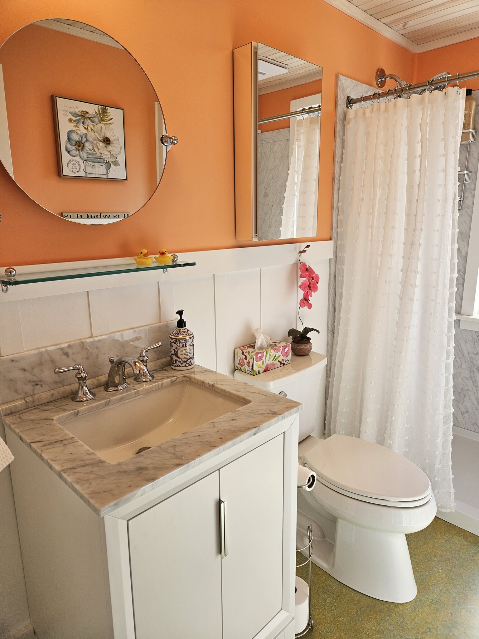 Renovated Bathroom - 11 Circle St