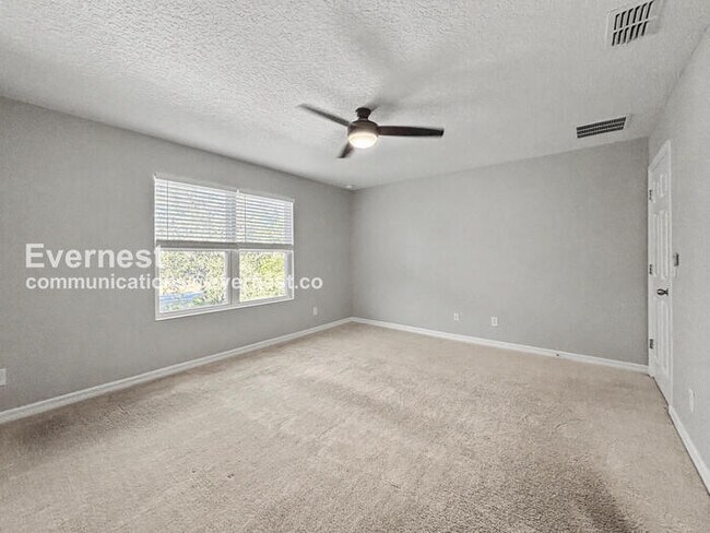 Building Photo - 5587 Sabal Dr