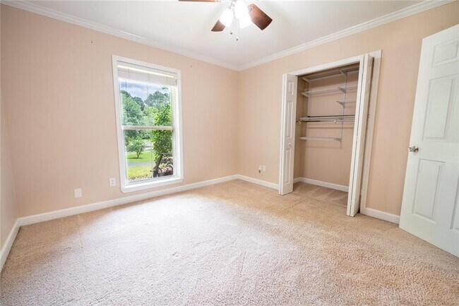 Building Photo - 5412 Timberlane Dr