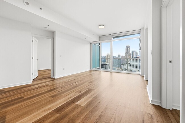 Building Photo - 10 Terminus Luxury 2 Bedroom Condo in Heart of Buckhead