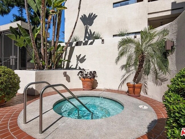 Building Photo - 8380 Waring Ave