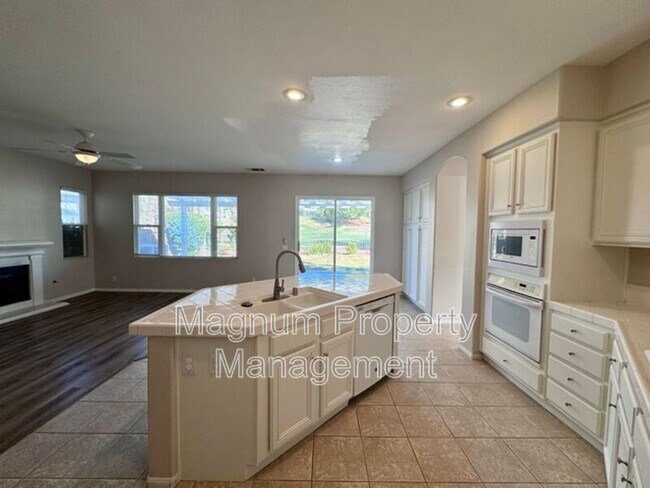 Building Photo - 30906 Crystalaire Dr