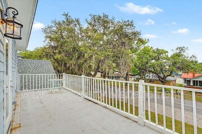 Building Photo - 1207 E Anderson St