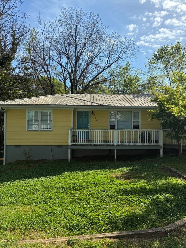 Building Photo - 3 bedroom 2 bathroom near St. Mary's Hospital