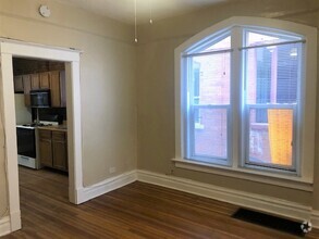 Building Photo - Spacious 2 Bed Room Town Home With a Basem...