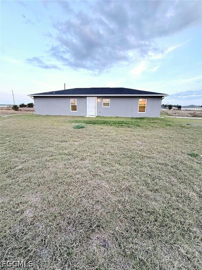 Building Photo - 1117 Solar Ct