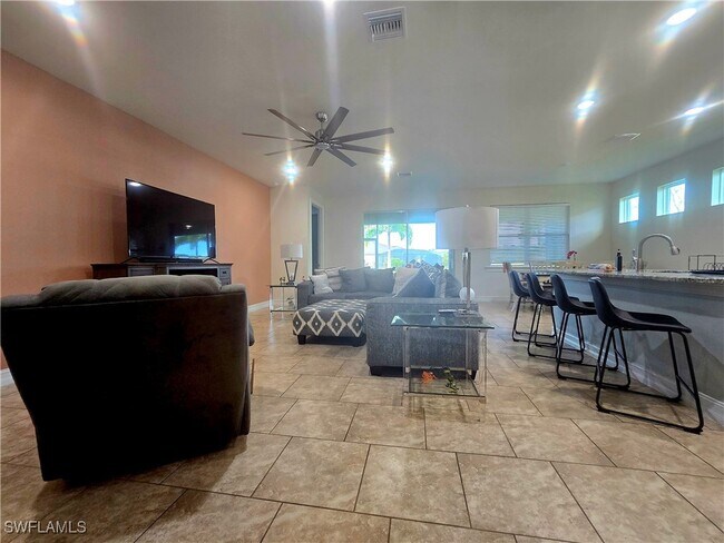 Building Photo - 3401 Acapulco Cir