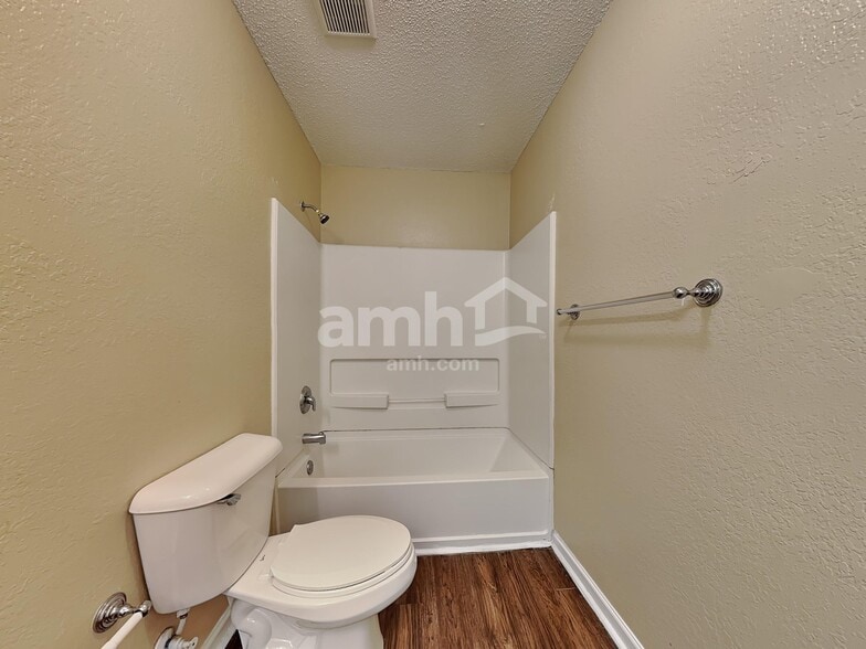 Building Photo - 509 Diamond Cut