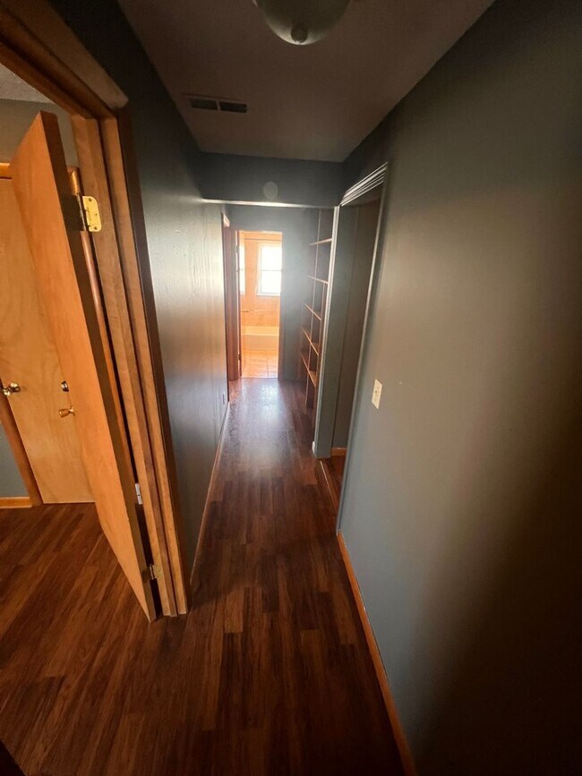 Building Photo - 1112 Plum St