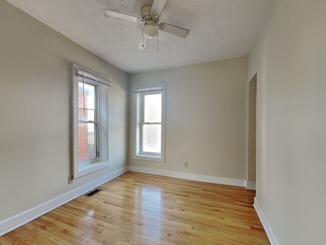 Building Photo - 1365 Indianola Ave