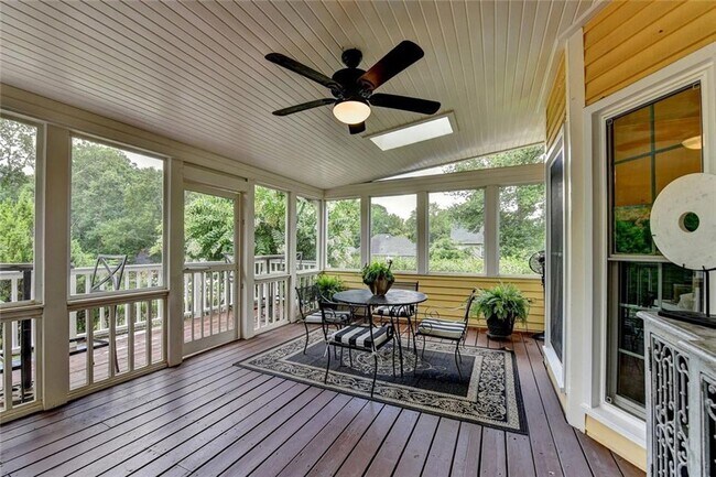 Building Photo - 2611 Briers N Dr