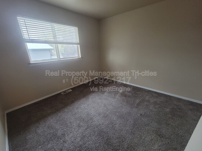 Building Photo - 5010 E Killdeer Ct