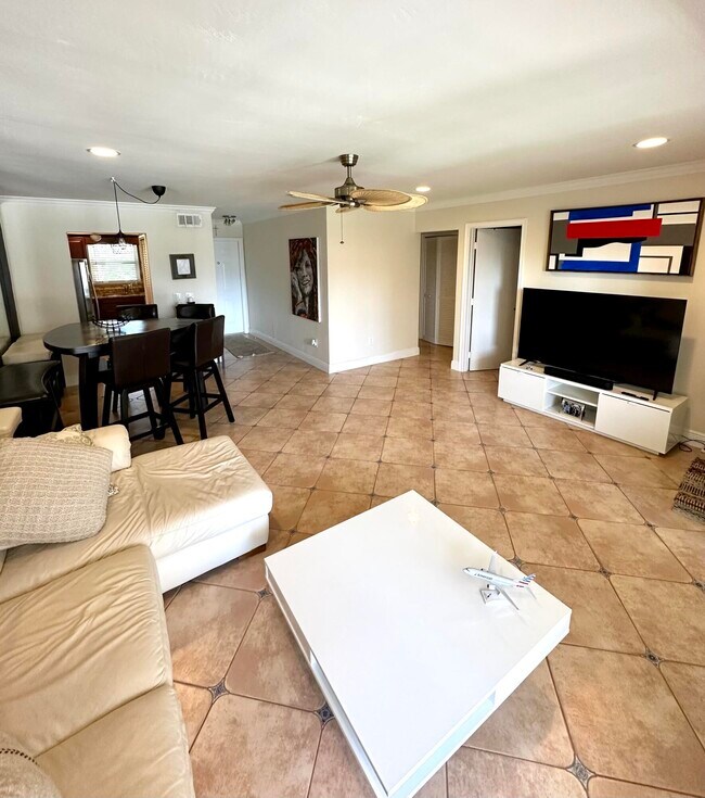 Building Photo - 2501 S Ocean Blvd