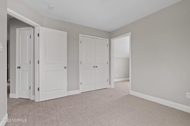 Building Photo - 221 Salty Dog Ln