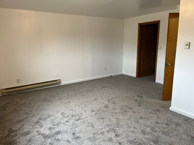Bedroom - 309 W Main St