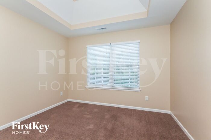 Building Photo - 4819 Eagle Creek Dr