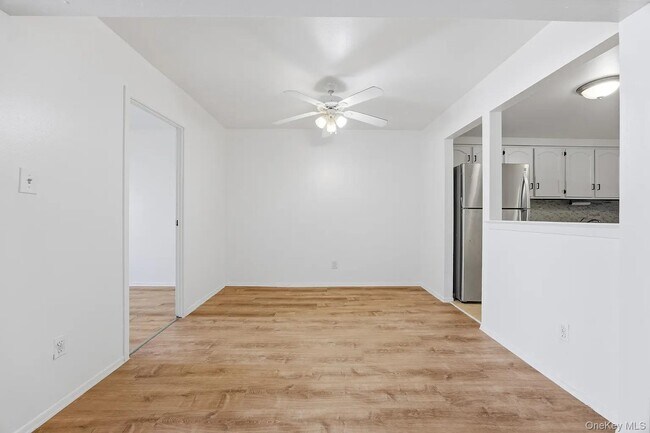 Building Photo - 13-27-27 Bell Blvd