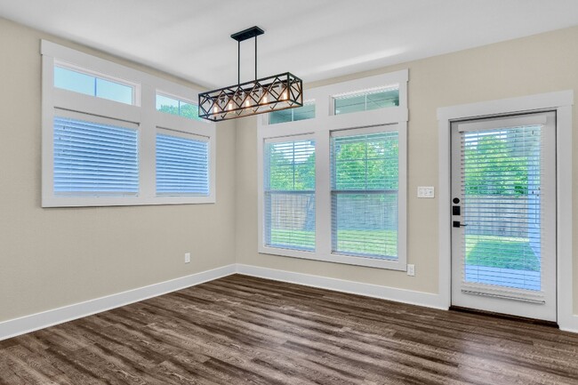 Building Photo - 412 Carneros Dr
