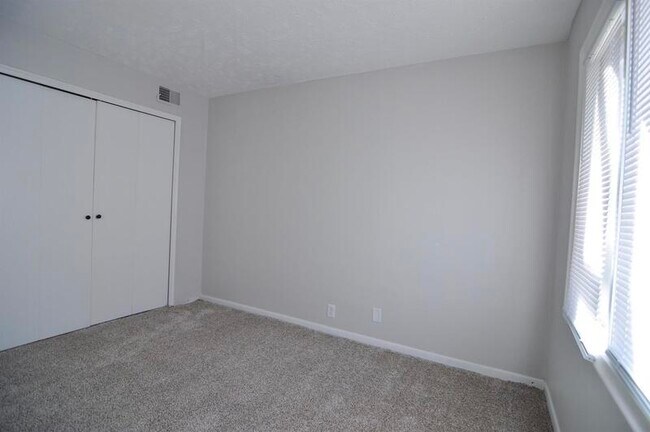 Building Photo - 6505 S 46th St