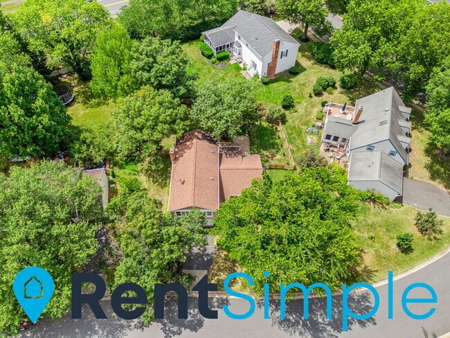 Building Photo - 13611 White Barn Ln