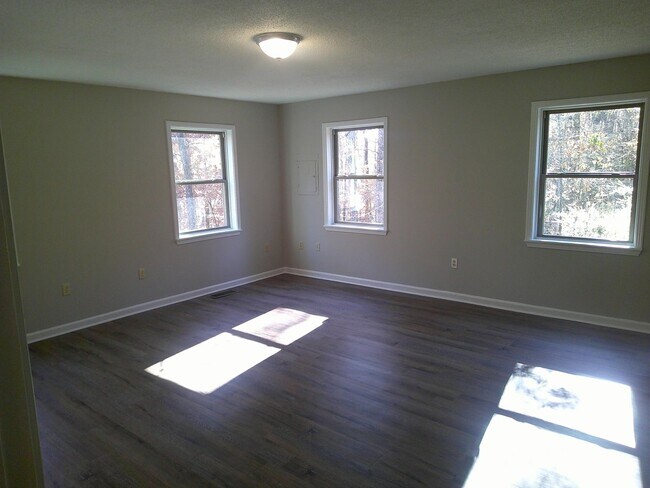 Building Photo - 779 Ridge Crest Dr