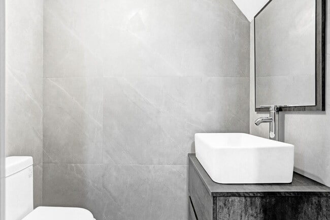 Building Photo - 6700 E Tropical Way