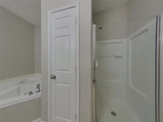Building Photo - 2123 Golden Topaz Dr