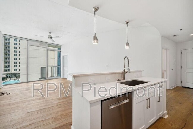 Building Photo - 44 Peachtree Pl NW