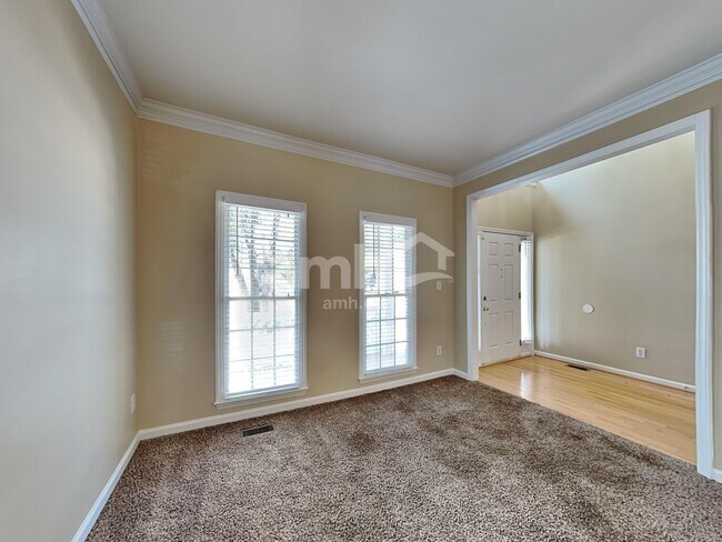 Building Photo - 8220 Duck Creek Dr