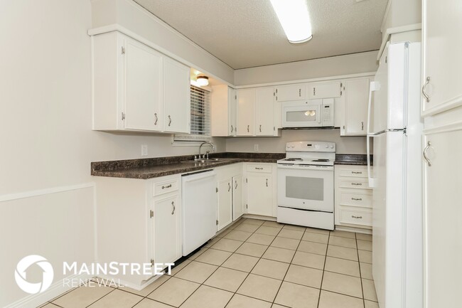 Building Photo - 1003 Holly Hill Ct