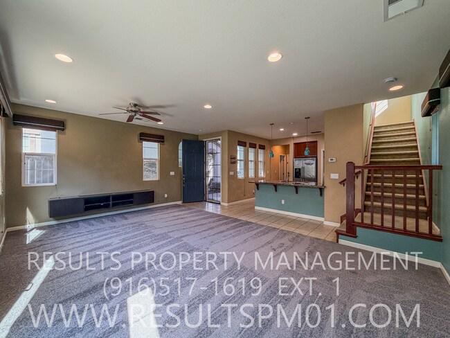 Building Photo - Lovely Courtyard Home 3 Bedroom w Bonus Rm