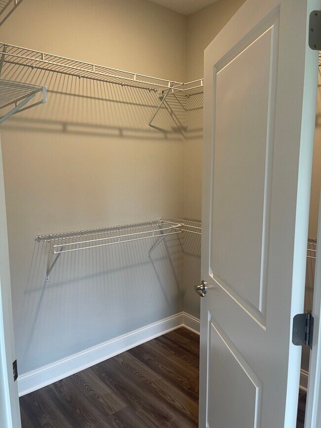 Building Photo - 4835 Moon Lk Ln