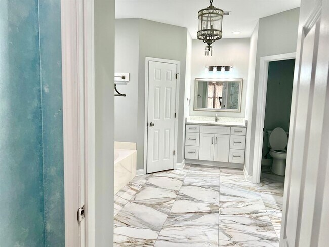 Building Photo - 1155 River Oak View Dr