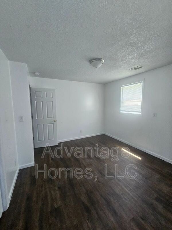 Building Photo - 746 N 70th St