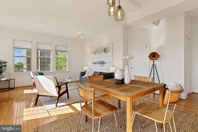 Building Photo - Beautiful One BR in Columbia Heights/Adams Morgan