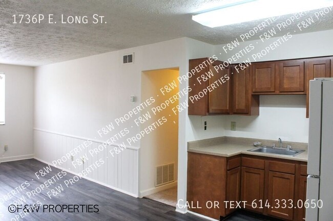 Building Photo - 1736 E Long St