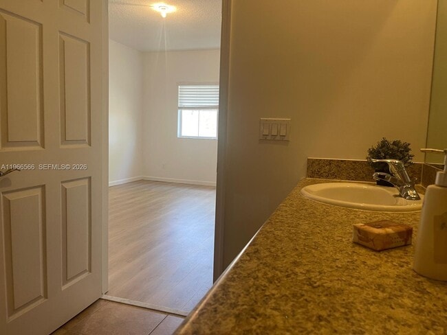 Building Photo - 6010 Woodlands Blvd