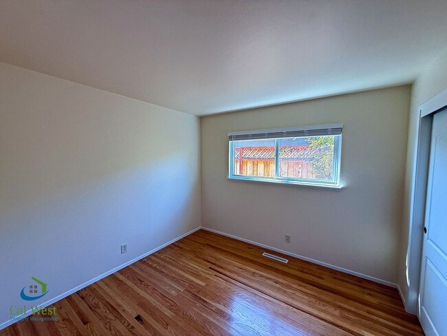 Building Photo - 5331 Rimwood Dr